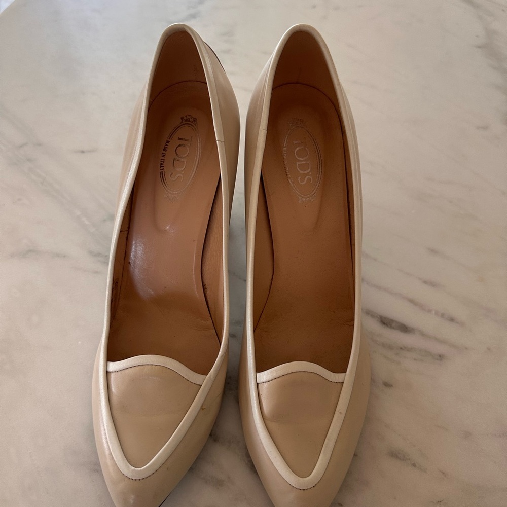 Tod's Beige and Cream Heels